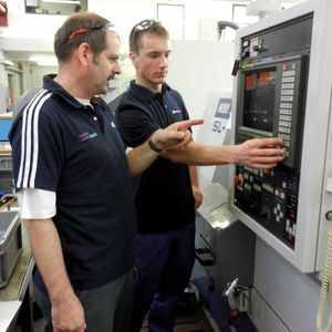 Heinz Schrankmann und Armin Beckenbauer, Kandidat Automation, von Ruag Aviation in Alpnach.