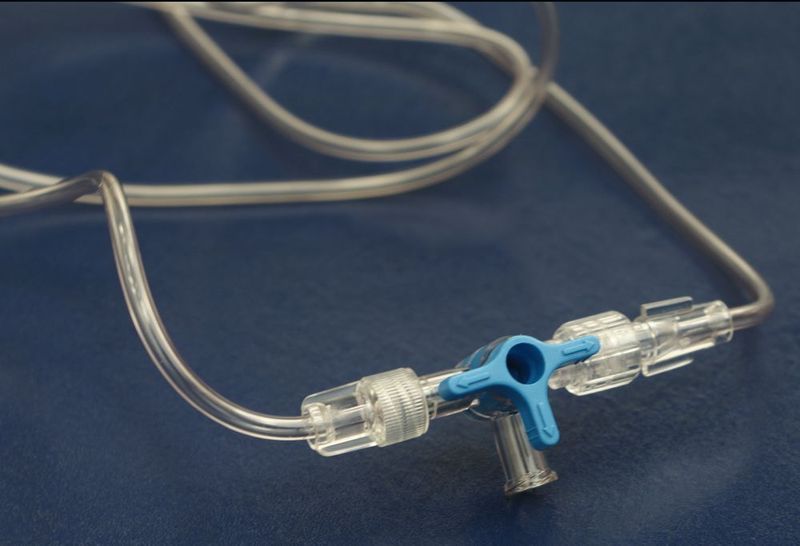 Schlauchverbindungen aus transparentem Kunststoff lassen sich sehr gut mit Vitralit UV 4050 LV verkleben. (Panacol)