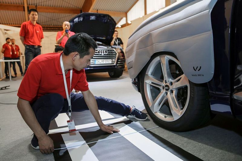 Die Aufgaben reichten von der Direktannahme über die Diagnose versteckter Fehler...  (Audi)