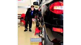 Simon Kazimirowicz, PLW-Landessieger 2018 in NRW, wird das deutsche Kfz-Gewerbe im August 2019 bei den Berufeweltmeisterschaften „World Skills“ in Russland vertreten. (Bild: Schmidt/»kfz-betrieb«)