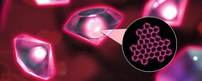 Aus molekularen Vorläufern synthetisierte Nanodiamanten weisen eine höhere Reinheit und eine engere Größenverteilung auf als Nanodiamanten, die mit herkömmlichen Methoden hergestellt werden. (Bild:  Katharina Maisenbacher / MPI-P)