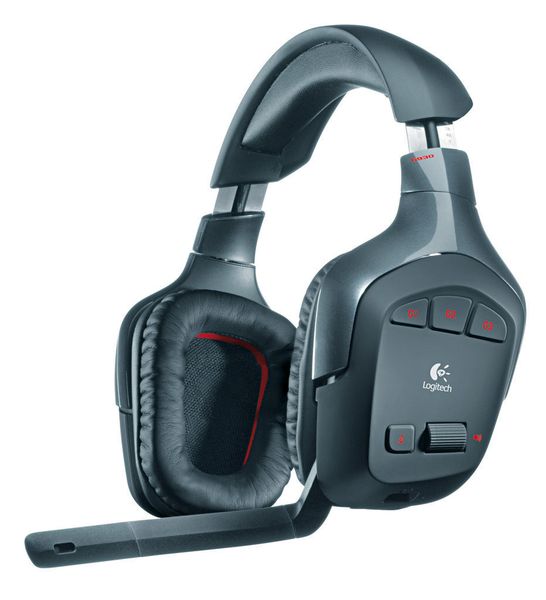 Dolby 7.1-Surround-Sound-Headset. Die verzögerungsfreie, kabellose 2,4-Gigahertz-Verbindung erlaubt eine Bewegung im Umkreis von bis zu 12 Metern vom Computer. An der Seite befinden sich drei programmierbare Sondertasten. (Archiv: Vogel Business Media)