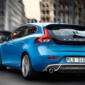 (Volvo)