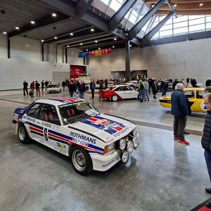 Tolle Autos lustlos präsentiert: Das Motto „Colors of Racing“ im Hinterkopf hatten sich viele Besucher deutlich mehr Farbe bei dieser Sonderausstellung gewünscht.(Bild:  Dominsky – VCG)