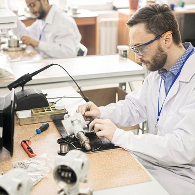 Geräte-Reparaturservice von Carl Roth  (Bild: Carl Roth PR, Jens Bürkle)