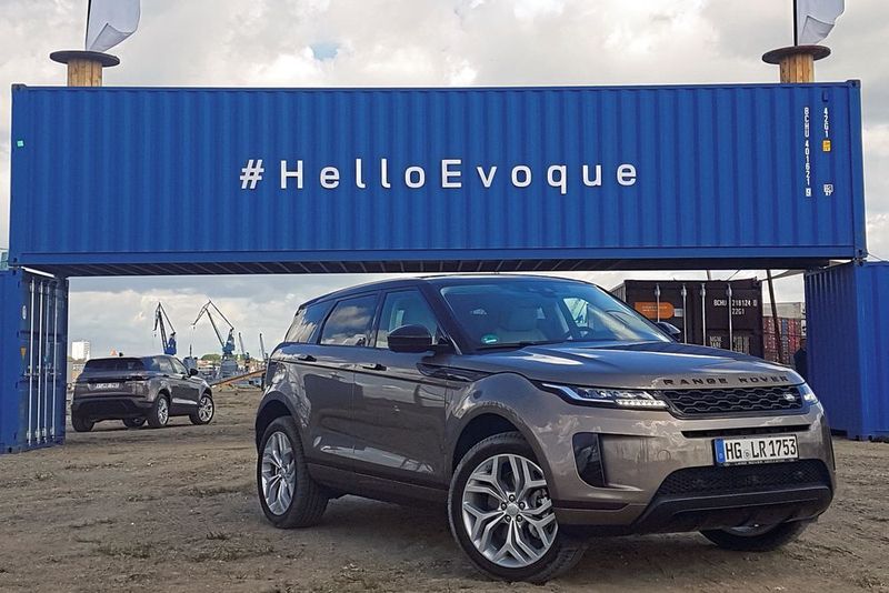 Ein auffälliges Designelement des neuen Evoque sind die schmalen Scheinwerfer. (Mauritz/»kfz-betrieb«)
