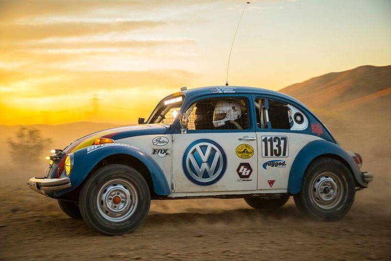 Das erste Rennen, das damals unter dem Namen Mexican 1000 stattfand, führte am 31. Oktober 1967 von Tijuana an der Grenze zu den USA nach La Paz. (Volkswagen)