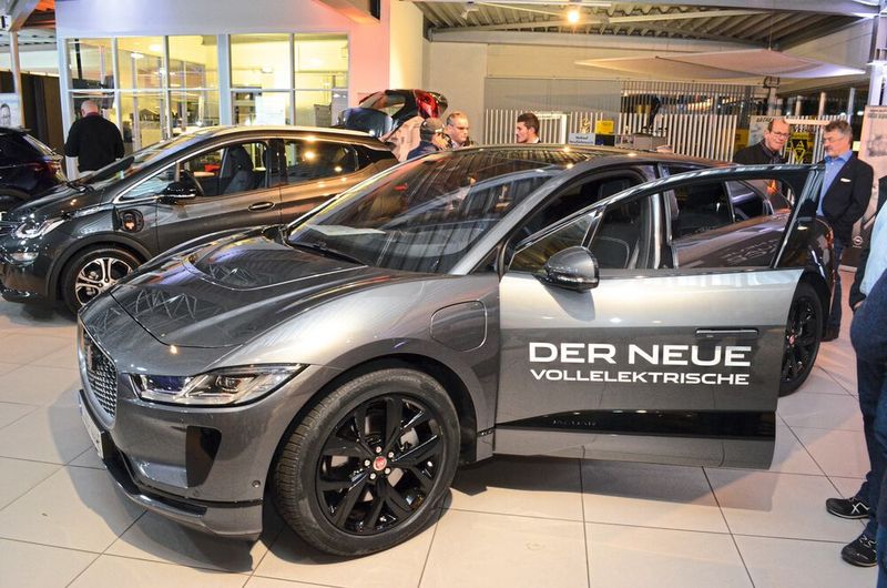 ... sowie Jaguar I-Pace und Opel Ampera. (Bild: Rehberg / »kfz-betrieb«)