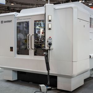 «Danobat LG-400» mit «S Flexmotion»: Ein Konzept, das Aussenrundschleifen mit integrierter Automatisierung verbindet.(Bild:  Danobat)