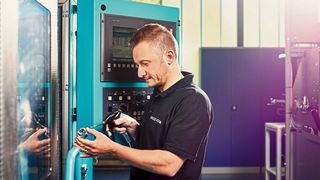 Mit einem vielfältigen Angebot an technischen und kaufmännischen Berufsfeldern ist Rego-Fix als mittelständisches, aber international ausgerichtetes Produktionsunternehmen auch ein attraktiver Arbeitgeber.   (Rego-Fix AG)