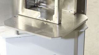 Mit der SAX700 lassen sich  Ecknähte in verschiedensten Winkeln (Winkeleinstellung flexibel bis 179°) bis zu einer Länge von 700 mm sauber und schnell verschweißen.   (Fröhlich)