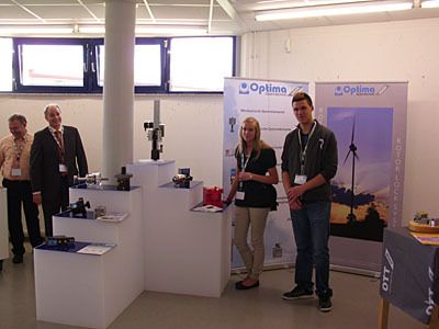 Auch die jüngsten Mitarbeiter dürfen schon dabei sein und das Firmenumfeld kennen lernen.... (Archiv: Vogel Business Media)