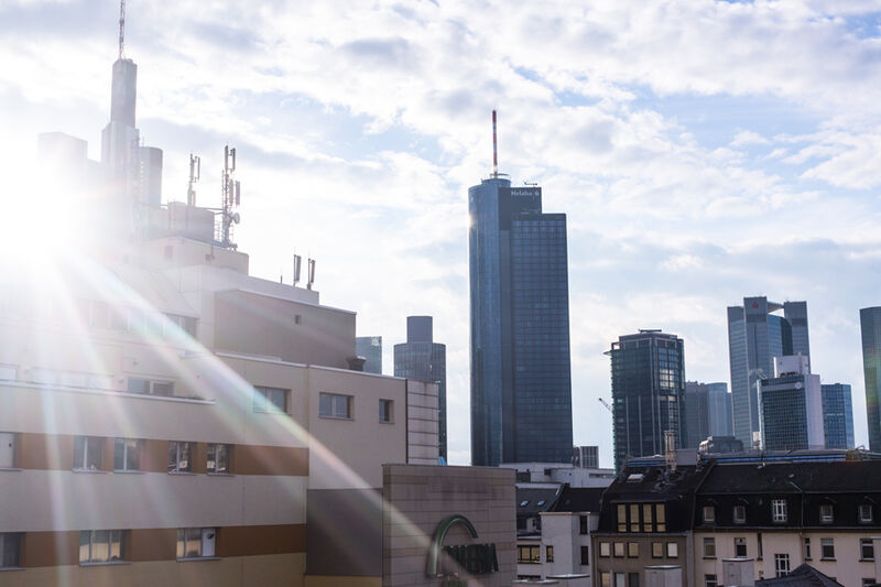 Noch ein kurzer Blick auf die Frankfurter Skyline ... (offenblen.de)