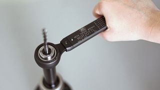 Die Mega-Torque-Wrench-Dreh­momentschlüssel, der digitale Mega- Drehmomentschlüssel MGR-TL/P und die Torque-Fit-Werkzeugaufnahme, bieten den Nutzern eine höhere Präzision und Effizienz bei ihren Bearbeitungsprozessen. (Bild: Big Kaiser)