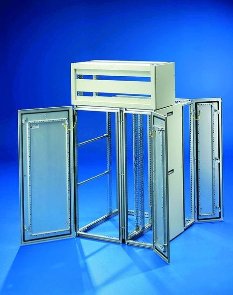 4 Einsichten: FEM eines Elektronikschrank. (Archiv: Vogel Business Media)