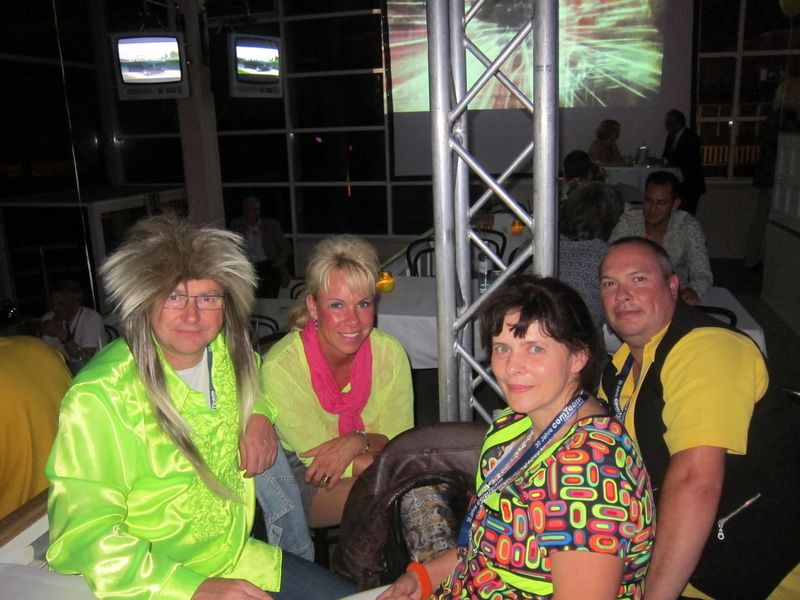 (vorne) Jens und Andrea Pommerenke, corent networks, Carol und Claudia Kleu, ANC Systemhaus. (Vogel IT-Medien)