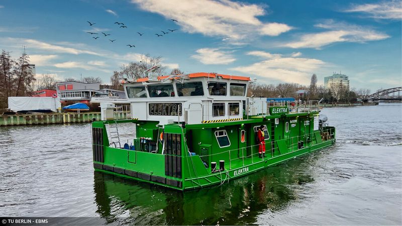 Die ELEKTRA bei der nautischen Abnahme im Südhafen Berlin (Bild: Spereiter)