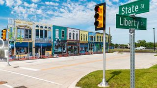 Auf dem Testgelände „Mcity“ der University of Michigan lassen sich städtische und ländliche Infrastrukturen nachbilden. (Foto: University of Michigan)