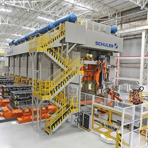 Welche Auswirkungen Industrie 4.0 auf das Presswerk der Zukunft hat, wurde beim Umformtechnischen Kolloquium Hannover 2017 diskutiert.