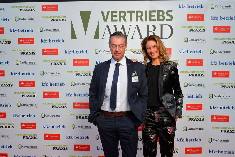 Carmen Rethmann und Andreas Stege von Auto Weller in Osnabrück. (S. Bausewein)