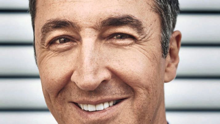 Das Thema Tempolimit sieht der Grünen-Bundestagsabgeordnete Cem Özdemir ganz emotionsfrei. Umfragen würden zeigen, dass 57 Prozent der Gesamtbevölkerung für ein Tempolimit von 130 km/h auf Autobahnen seien. (Bild:  Sedat Mehder)