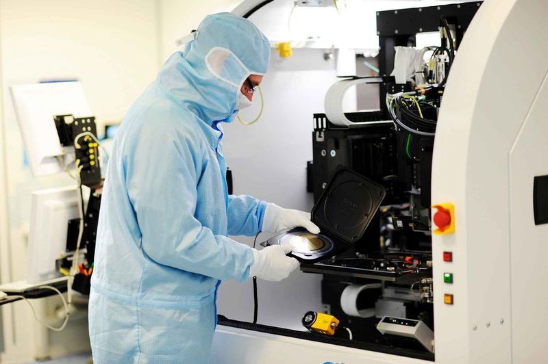 Laserdioden von Philips Photonics werden in Smartphones, in der digitalen Datenübertragung sowie in Sensoren für das autonome Fahren eingesetzt.  (Trumpf)