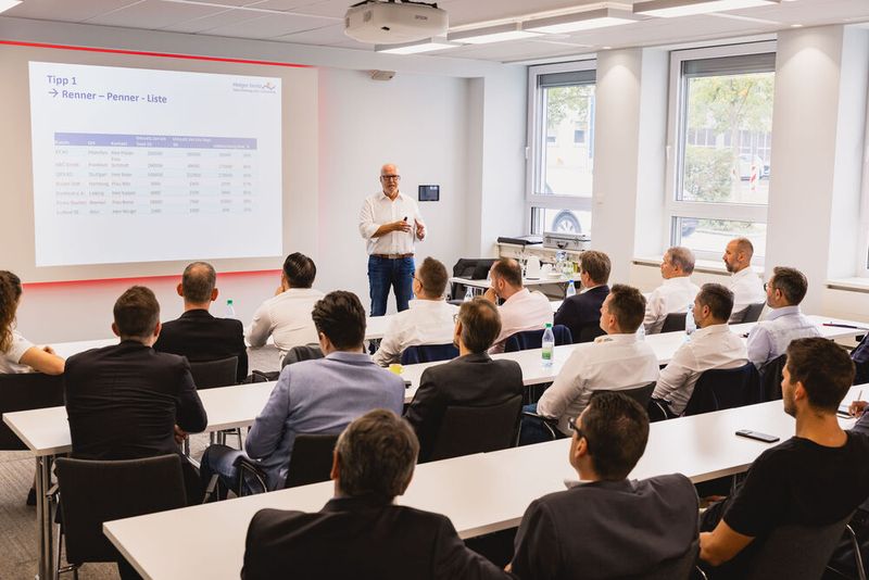 Impressionen vom 24. Würzburger EMS-Tag: Im Mittelpunkt standen aktuelle Branchenthemen, praxisnahe Impulse und insbesondere der persönliche Austausch innerhalb der EMS-Community. (Bild: Stefan Bausewein)