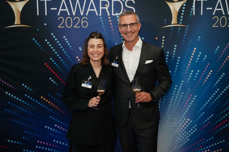 Felicia Ruf und Nico Pfaff vertreten die DocuWare. (Bild: Manuel Emme Fotografie)