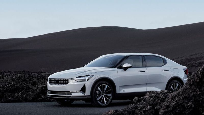 Der Polestar 2 ist ab September mit drei verschiedenen Antriebssträngen erhältlich. (Bild: Polestar)