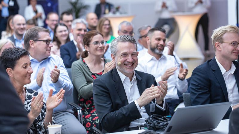 Ihr witziger und spannender Vortrag hatte auch viele gute Ideen zu bieten, die die Teilnehmer in ihren Betrieben leicht umsetzen können.  (Bild: Stefan Bausewein)