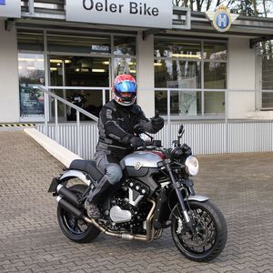 Seit Ende 2012 entstehen in Augsburg die neuen Horex-Motorräder in Handarbeit. Die Manufaktur fertigt dabei nur auf Bestellung.