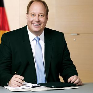 Staatsminister Professor Dr. Helge Braun sieht den Bund bei eGovernment nun am Zug