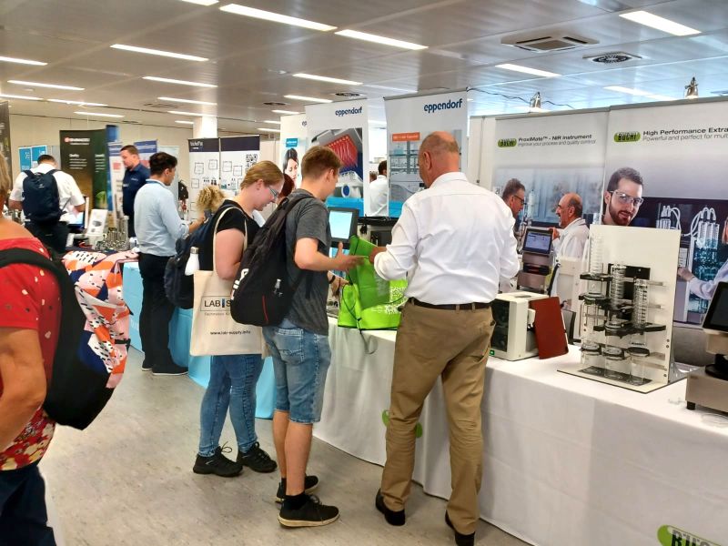 Impressionen der LAB-SUPPLY Hamburg 2022.    Mehr Infos zu den kommenden LAB-SUPPLY-Messen finden Sie auf www.lab-supply.info.  (LABORPRAXIS)