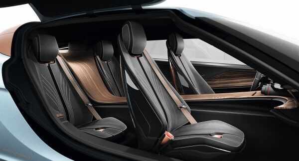 Der elektrisch angetriebene Supersportwagen Quant: mit einer maximalen Gesamtleistung von 680 kW und einer Höchstgeschwindigkeit von 380 km/h – und einer rein elektrischen Reichweite von 600 km (Bild: nanoFLOWCELL AG)