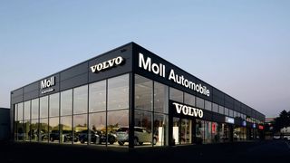 Der Hauptbetrieb von Moll Automobile in Aachen – in dem Autohaus vertreibt das Unternehmen die Fabrikate Ford, Mazda, Nissan und Volvo. (Moll Automobile)
