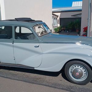 Ein EMW 340-2 (ab 1951 gebaut) aus dem VEB Automobilwerk Eisenach. Die Restaurierungskosten sollen etwa 50.000 Euro betragen haben.(Bild:  Hubert Rein)