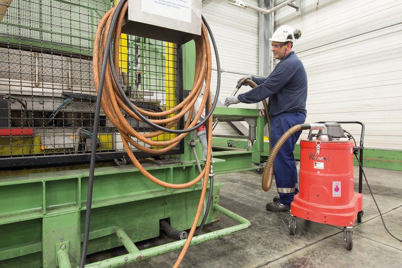 Der „kleine Bruder“ reinigt die Abfüllanlagen. (Ruwac)