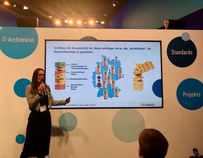Die Deutschland-Architektur: Lego oder Jenga? Ein kurzweiliger Vortrag in die Welt der Spielsteine. (Bild: Nicola Hauptmann)