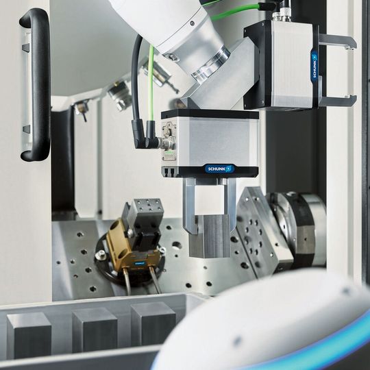 Robust und vielseitig: Der elektrische Universalgreifer ist mit allen gängigen Kommunikationsschnittstellen, SPS-Funktionsbausteinen und Plugins führender Roboterhersteller verfügbar. Robust und vielseitig: Der elektrische Universalgreifer ist mit allen gängigen Kommunikationsschnittstellen, SPS-Funktionsbausteinen und Plugins führender Roboterhersteller verfügbar.