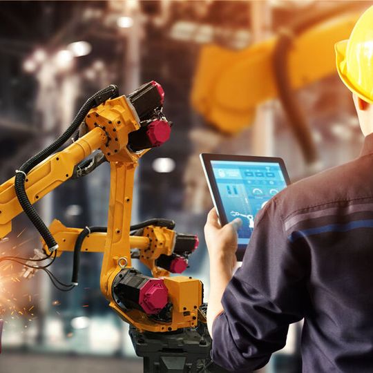 Die Einführung von Predictive Maintenance bietet viele Chancen, sollte aber auch zum jeweiligen Use Case passen. Die Einführung von Predictive Maintenance bietet viele Chancen, sollte aber auch zum jeweiligen Use Case passen.