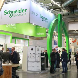 Standszenen von der Elektrotechnik 2017.