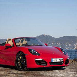 Zu Preisen ab 48.291 Euro bietet Porsche jetzt die dritte Generation des Boxster an. Das Einstiegsmodell leistet 195 kW/265 PS.
