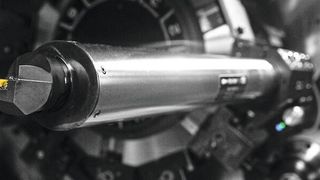 Auf dem Weg zur Smart Factory: Adapter der Serie Silent Tools Plus sind mit Sensoren ausgestattet, die wichtige Parameter der spanenden Prozesse erfassen und an die Maschinensteuerung übertragen.  (Bild: Sandvik Coromant)