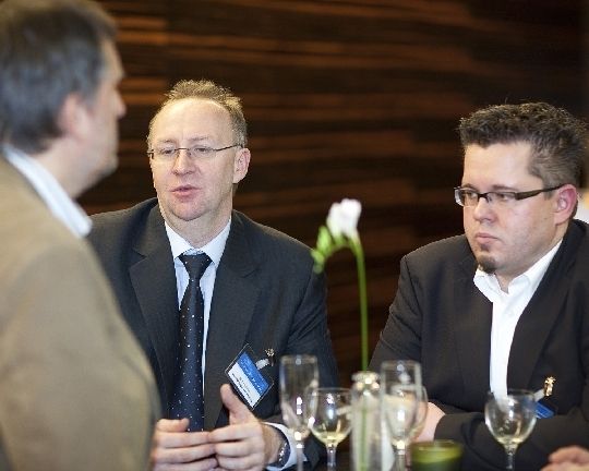 Jörg Hansen und Thorsten Pröhl von der Firma AKUVIB Engineering and Testing (Archiv: Vogel Business Media)