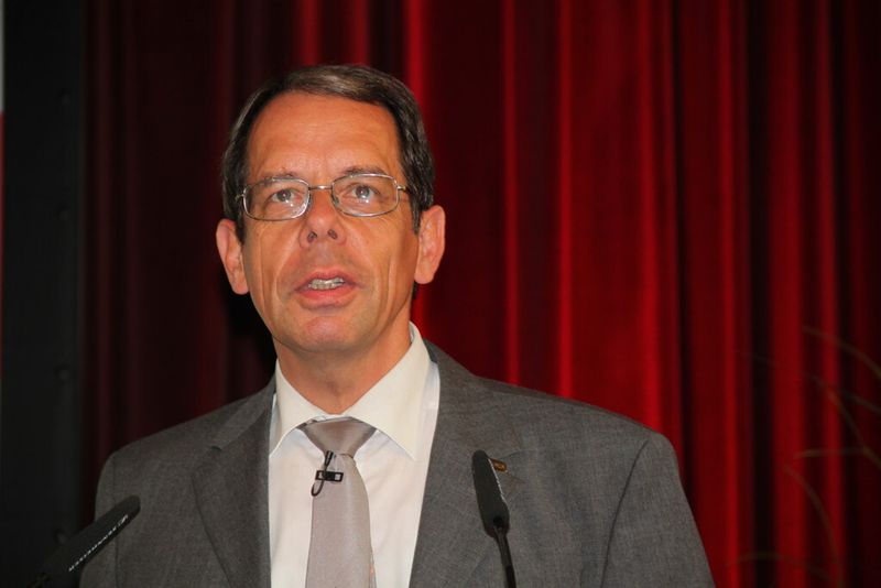 Dr. Thomas Tauchnitz, Sanofi Aventis, stellte sechs Grundideen für die schnellere Umsetzung von Sanofi-Aventis empfahl sich ein Beispiel an der Open Source-Idee zu nehmen, um schneller vor (Bild: PROCESS)