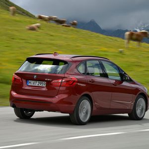 (BMW)