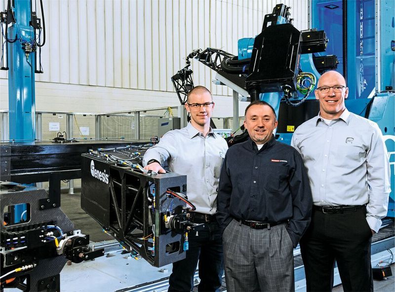 Ryan Steckel, Automation Systems Engineer, Genesis Systems Group; Dennis Sowada, Regional Sales Engineer, Beckhoff USA; Whitney Moon, Director, Aerospace Division, Genesis Systems Group (v.l.n.r.) (Beckhoff)