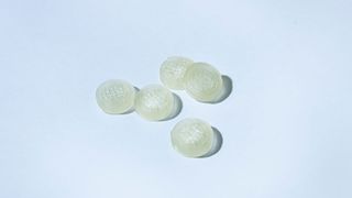 Im Projekt entstandene Tabletten. (Bild: Heike Fischer/ TH Köln)