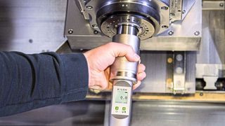 Der Kraftmessstab deckt einen Messbereich von 2 bis 100 Kilonewton ab und weist dabei eine Messabweichung von nur 0,2 Prozent des Messbereichsendwerts auf.  (Bild: Kelch)