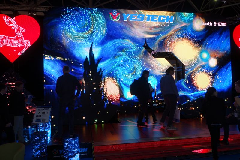 Magische Eingänge via Displays. (Bild: IT-BUSINESS)